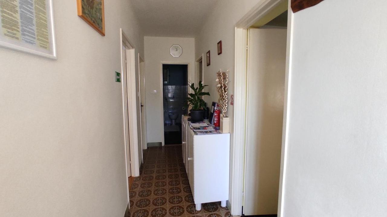 Апартаменты Apartman Iva Каштела Экстерьер фото